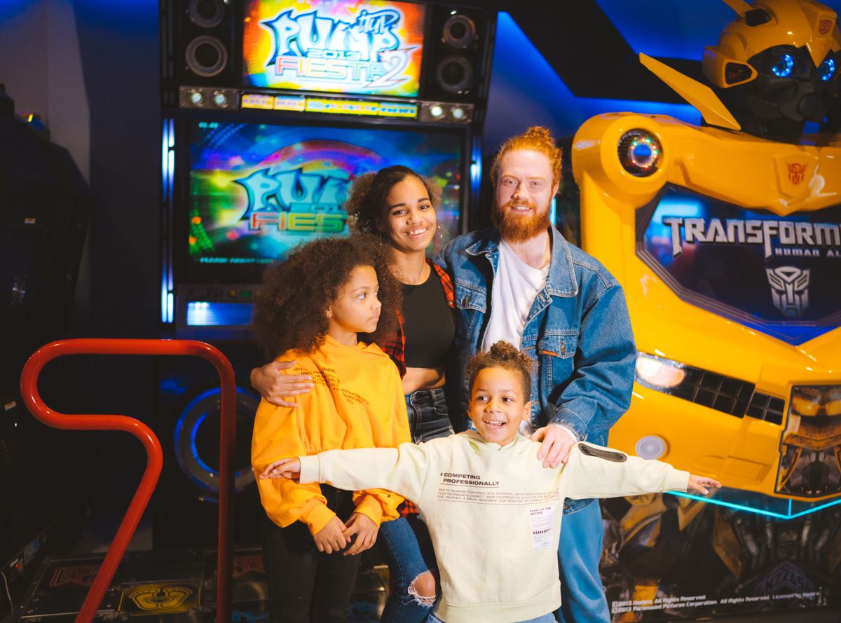 Família se divertindo no Parque Feliz